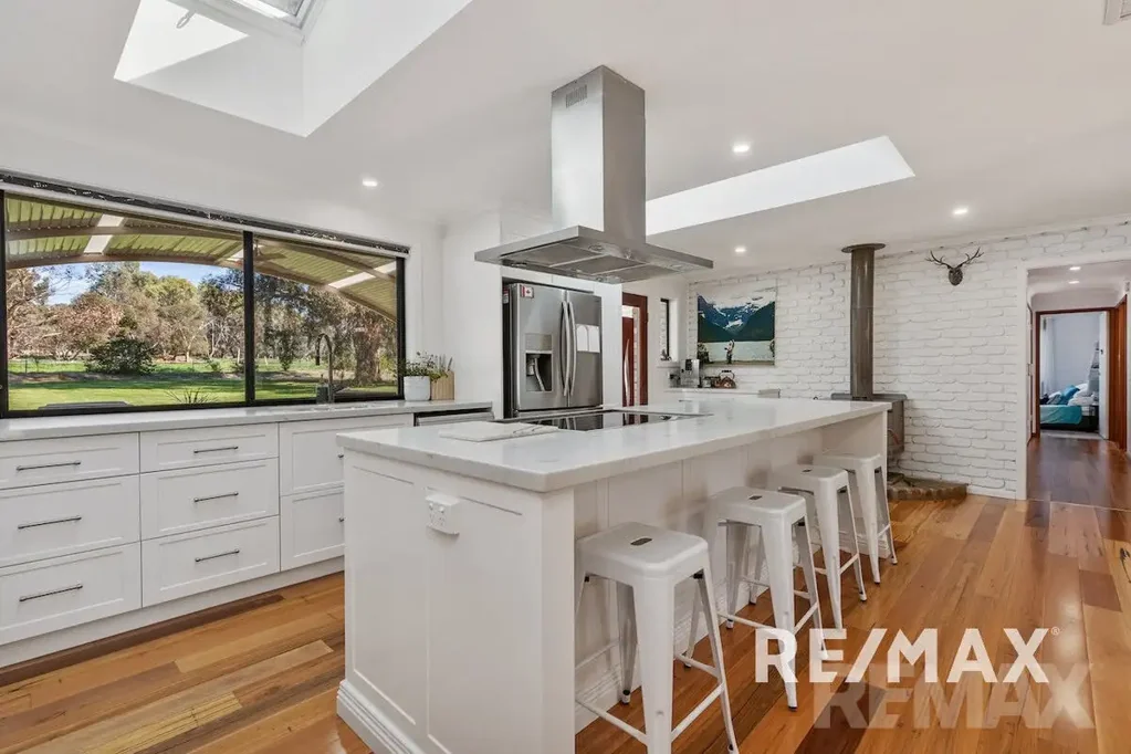 6 Michael Avenue, San Isidore, NSW 2650