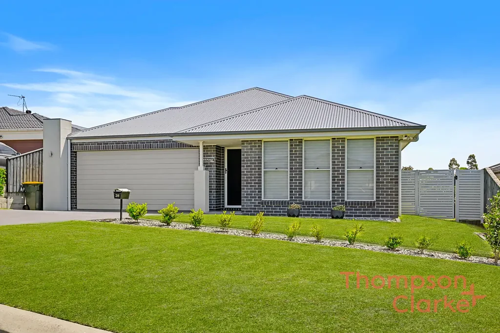 Gillieston Heights 3 Slaapkamer Premium McDonald Jones Living on 698m² with Valley Views