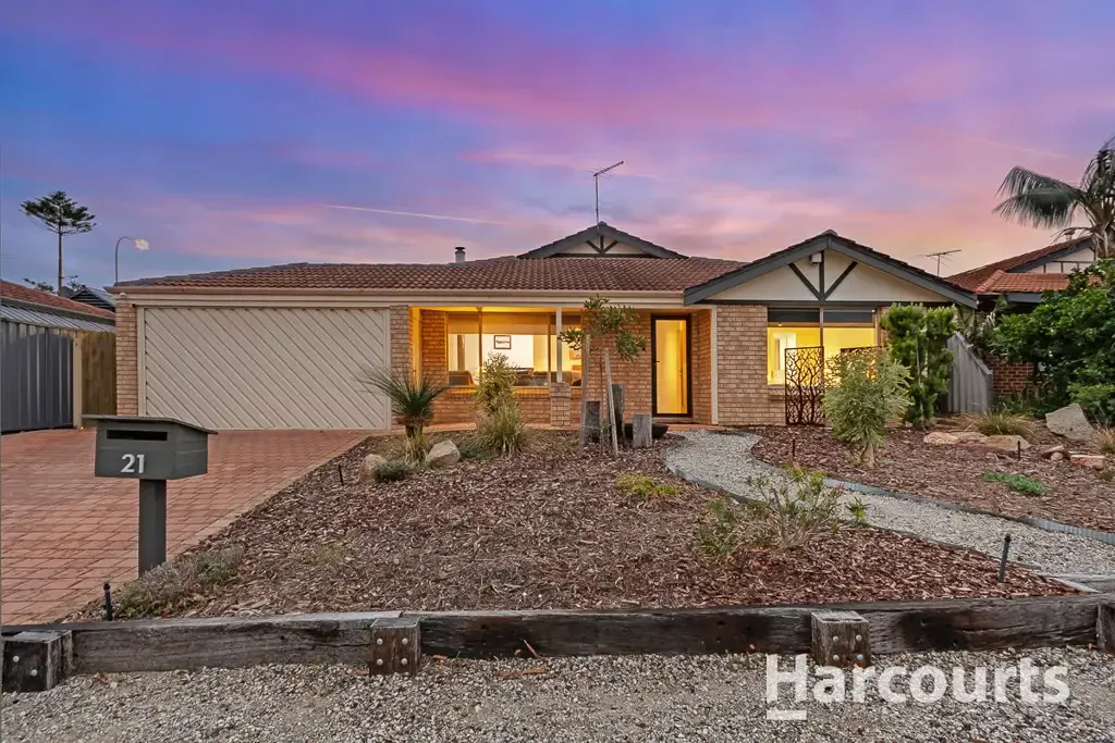 STYLISH RENOVATED FAMILY HOME WITH HUGE ALFRESCO & BACKYARD!