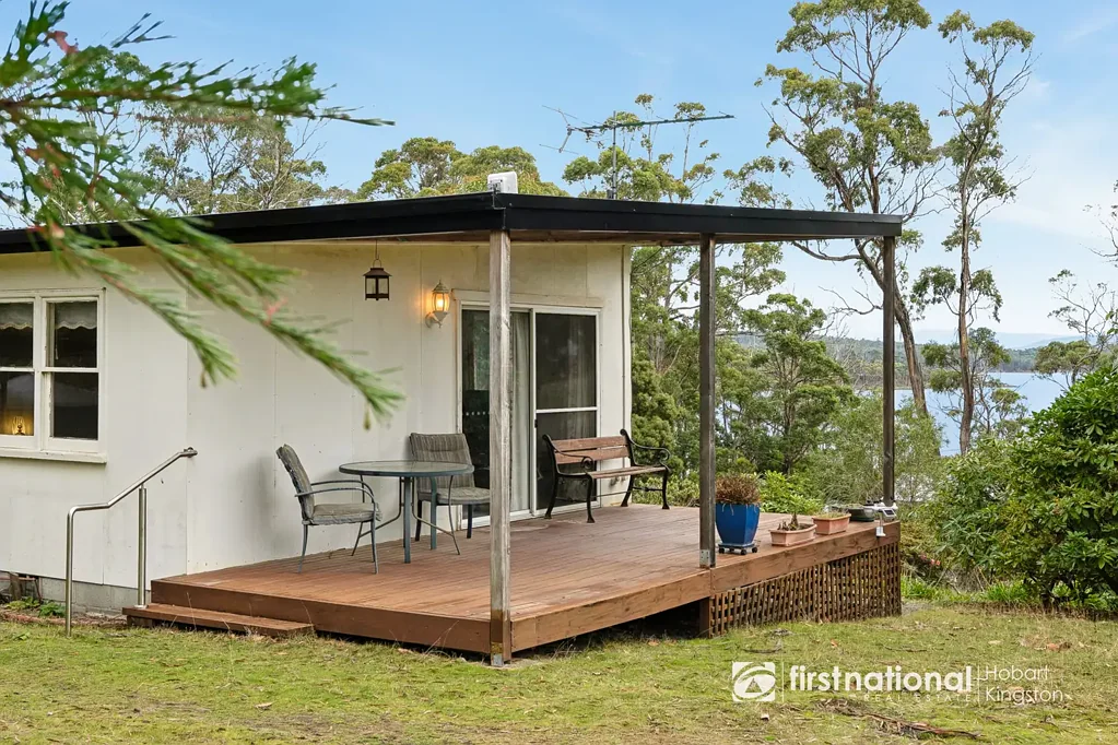 Lunawanna 2Moenga Coastal Charm Above the Channel - Lunawanna Opportunity!