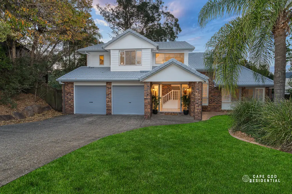 8 Dillingen Street, Chapel Hill, QLD 4069