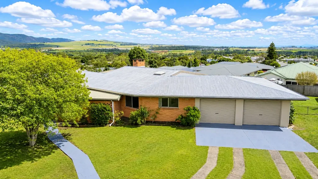 Atherton 4房  Elevated Position, Timeless Character & Stunning Northerly Views