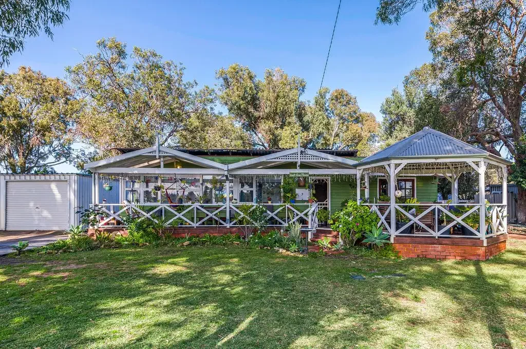 Guilderton 3Moenga SILVER CREEK HOLIDAY RETREAT