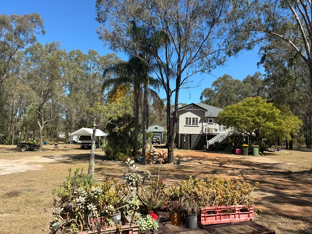 Coominya  The Country Dream on 3 Acres with Huge American Barn/Shed & Stables!!