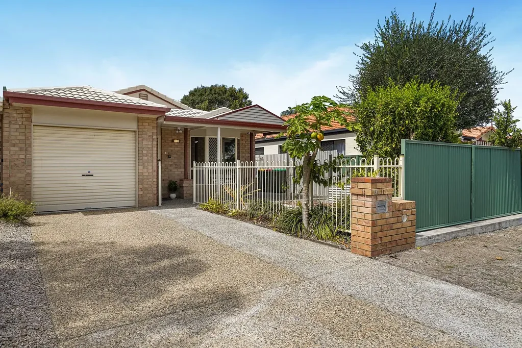 Redcliffe 3બેડરૂમ RELAXED SINGLE-LEVEL LIVING IN SUPERB REDCLIFFE POSITION