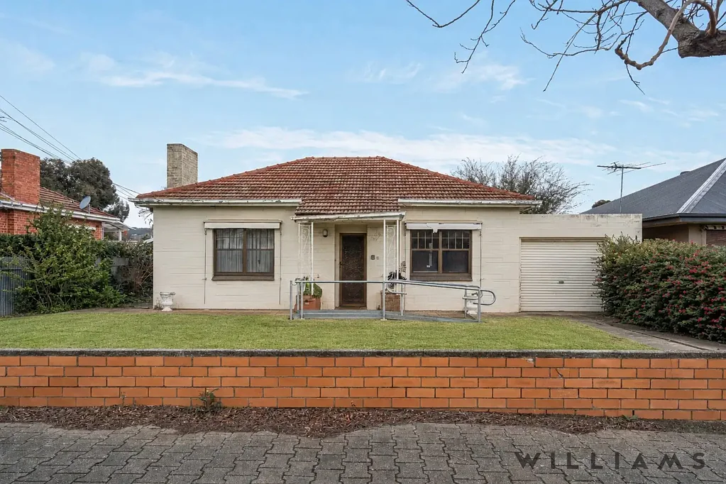 Melrose Park 3房  AN EXCITING OPPORTUNITY IN THE HEART OF MELROSE PARK