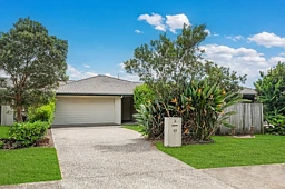2/30 Gumtree Crescent, Upper Coomera