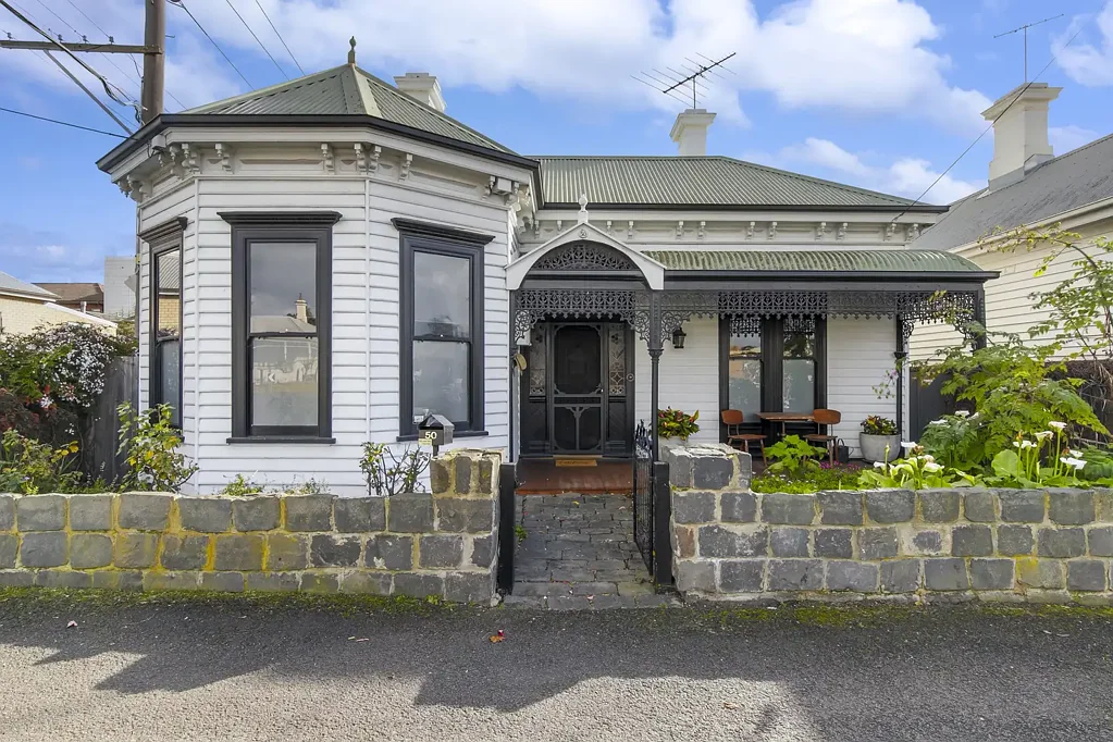 Fully Furnished Stylish Home in the Heart of Geelong