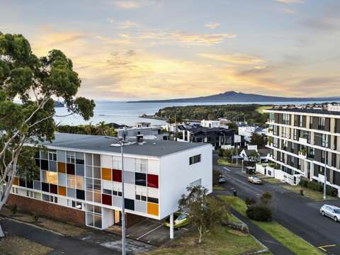 Orakei 2部屋 Mid-Century Icon with Spectacular Rangitoto Views
