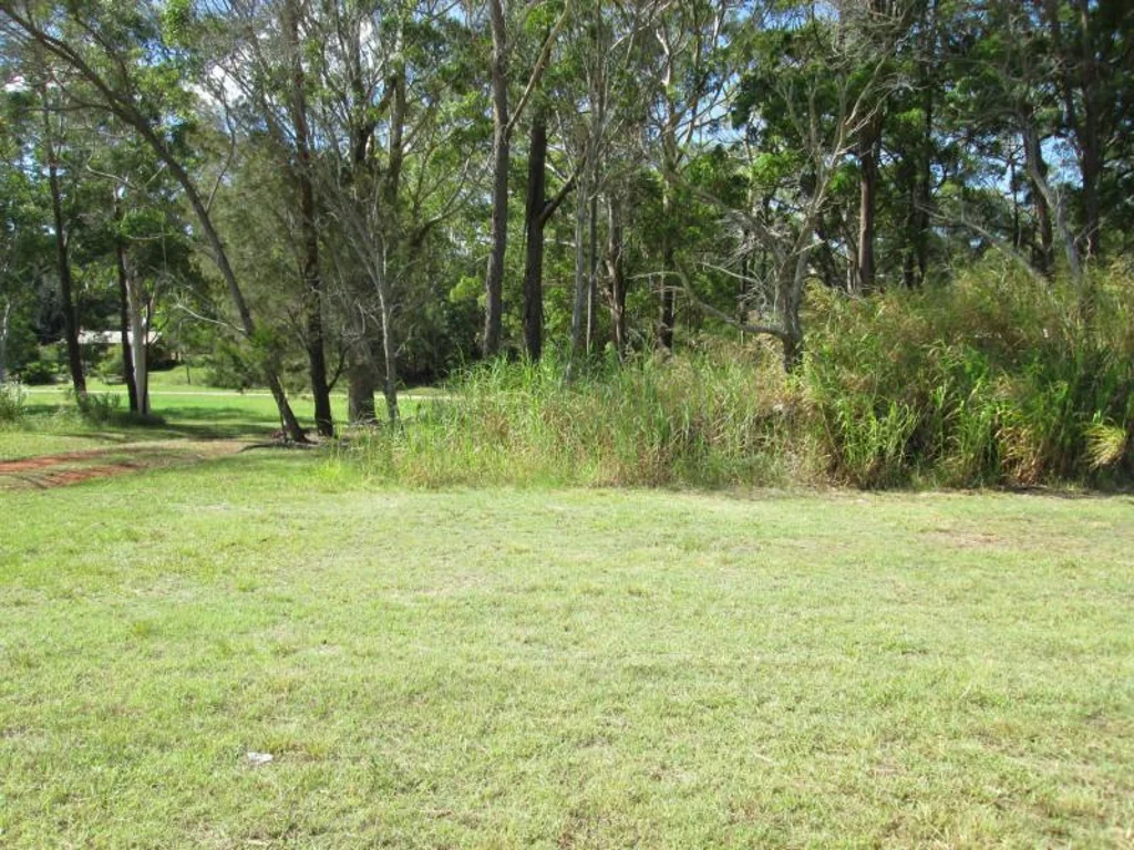 8 Sunkist Street, Russell Island, QLD 4184
