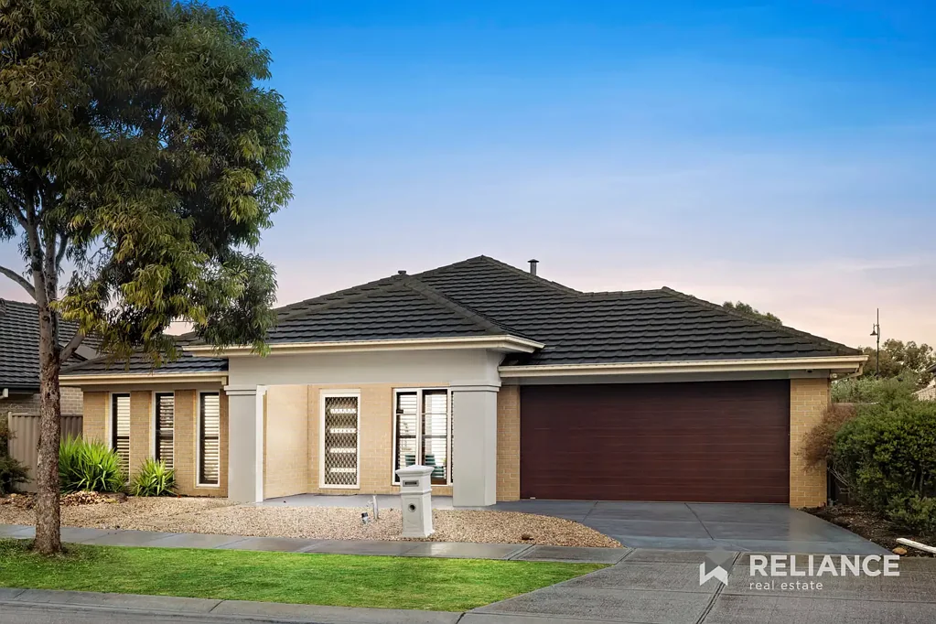 Point Cook 4chambre Packed with Features, Positioned for Convenience!