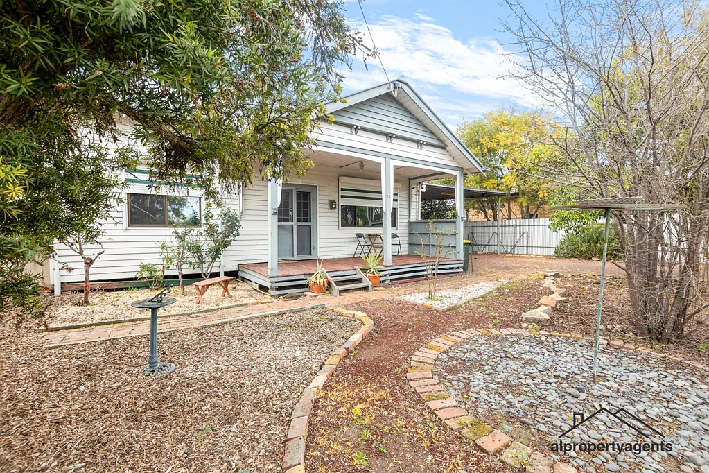 25 Stawell Road, Horsham, VIC 3400