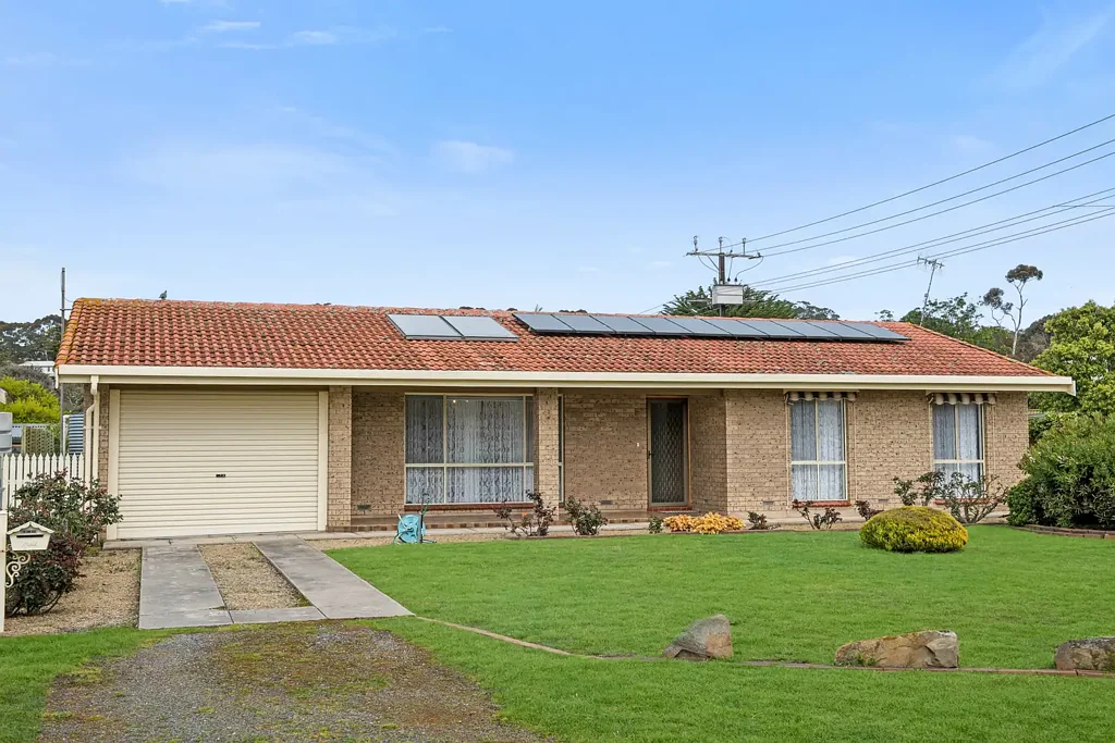 24 Ives Cres, Mccracken, SA 5211