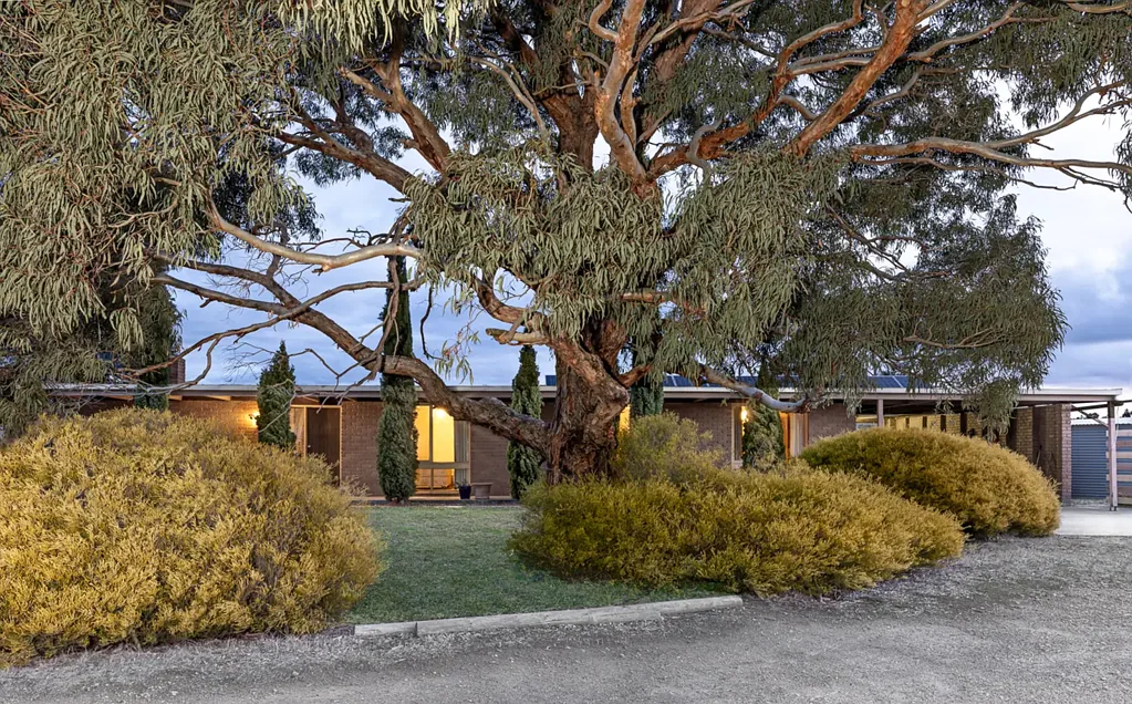 172 Tom Jones Road, Ross Creek, VIC 3351