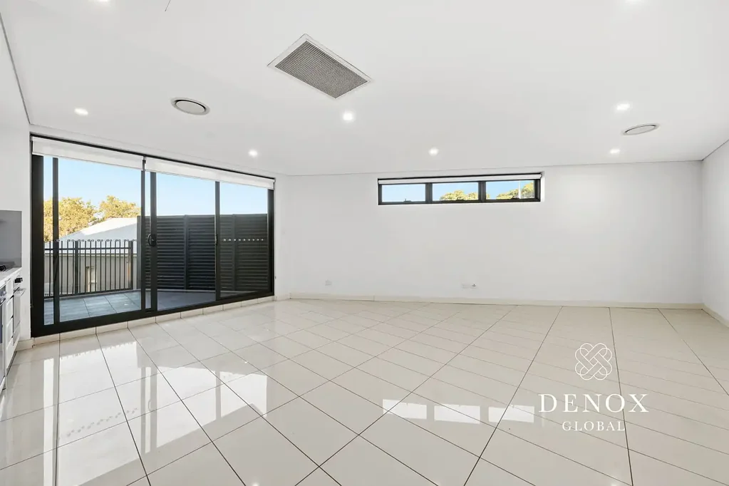 Hurlstone Park 2房 宽敞布局 自然光线 私人露台 便利交通 邻近设施 Modern Apartment with Oversized Patio in Convenient Hurlstone Park Location