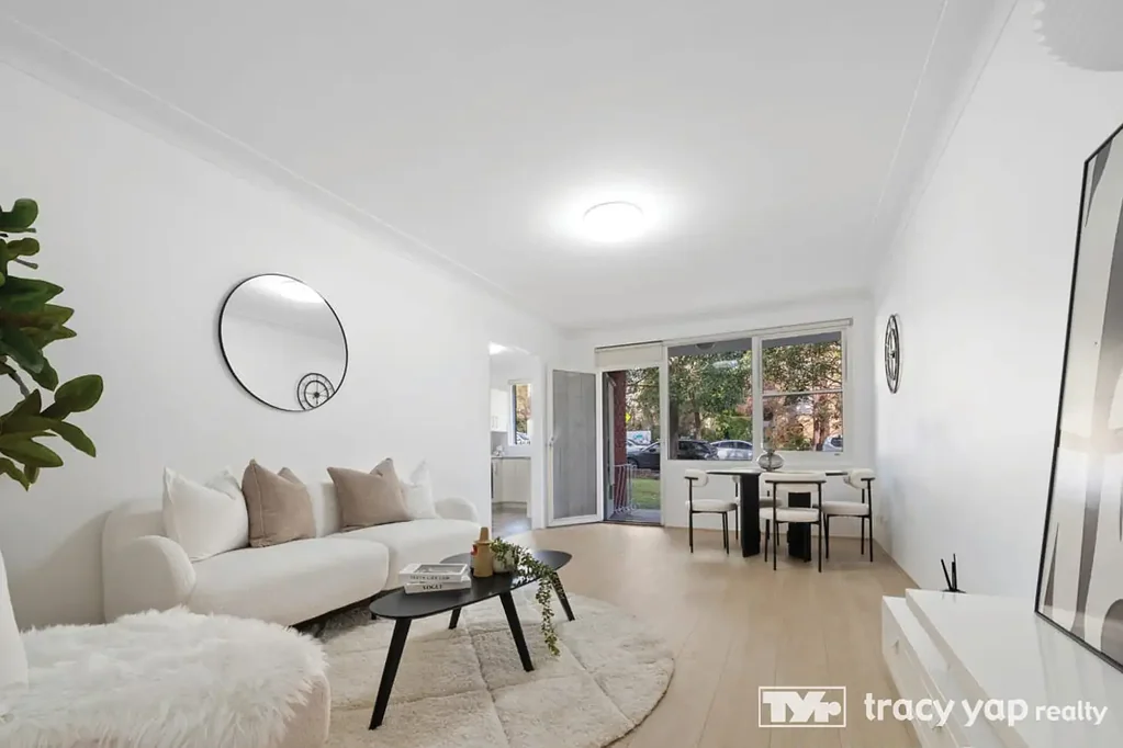 Immaculately Renovated Unit in the Heart of Epping