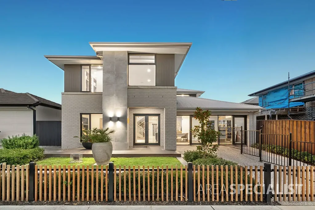 Clyde North 5 Slaapkamer Luxury Display Home…