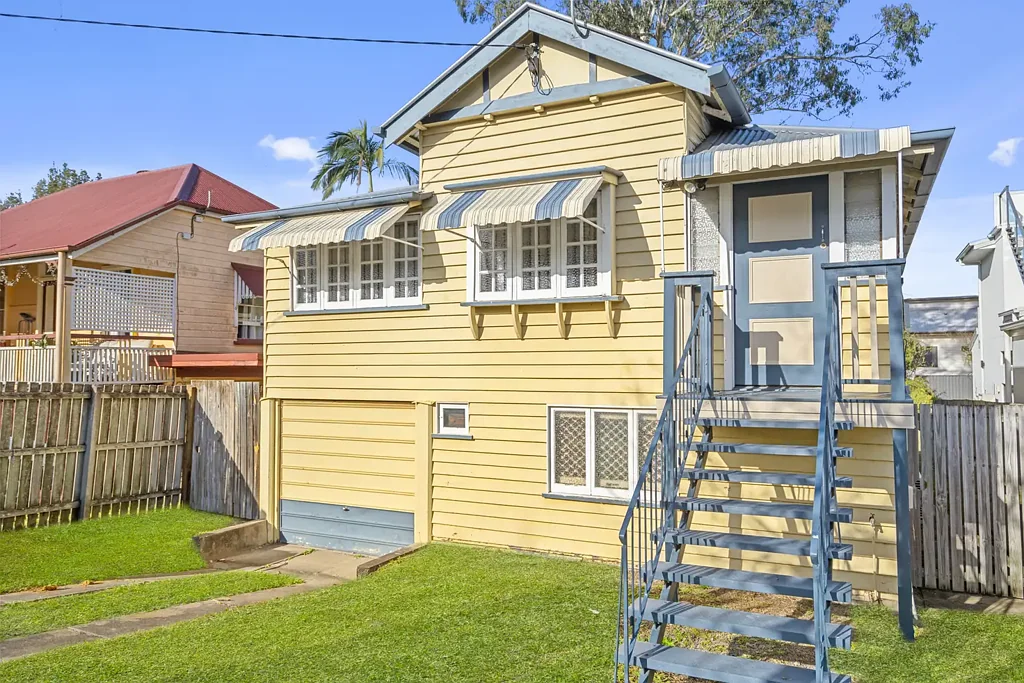 Annerley 2 Bedroom Stylishly Renovated Home in Prime Annerley Location