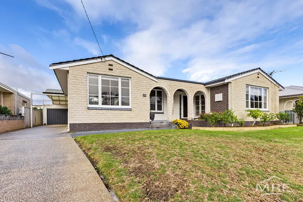 MODERN LIVING A STONES THROW FROM THE OCEAN