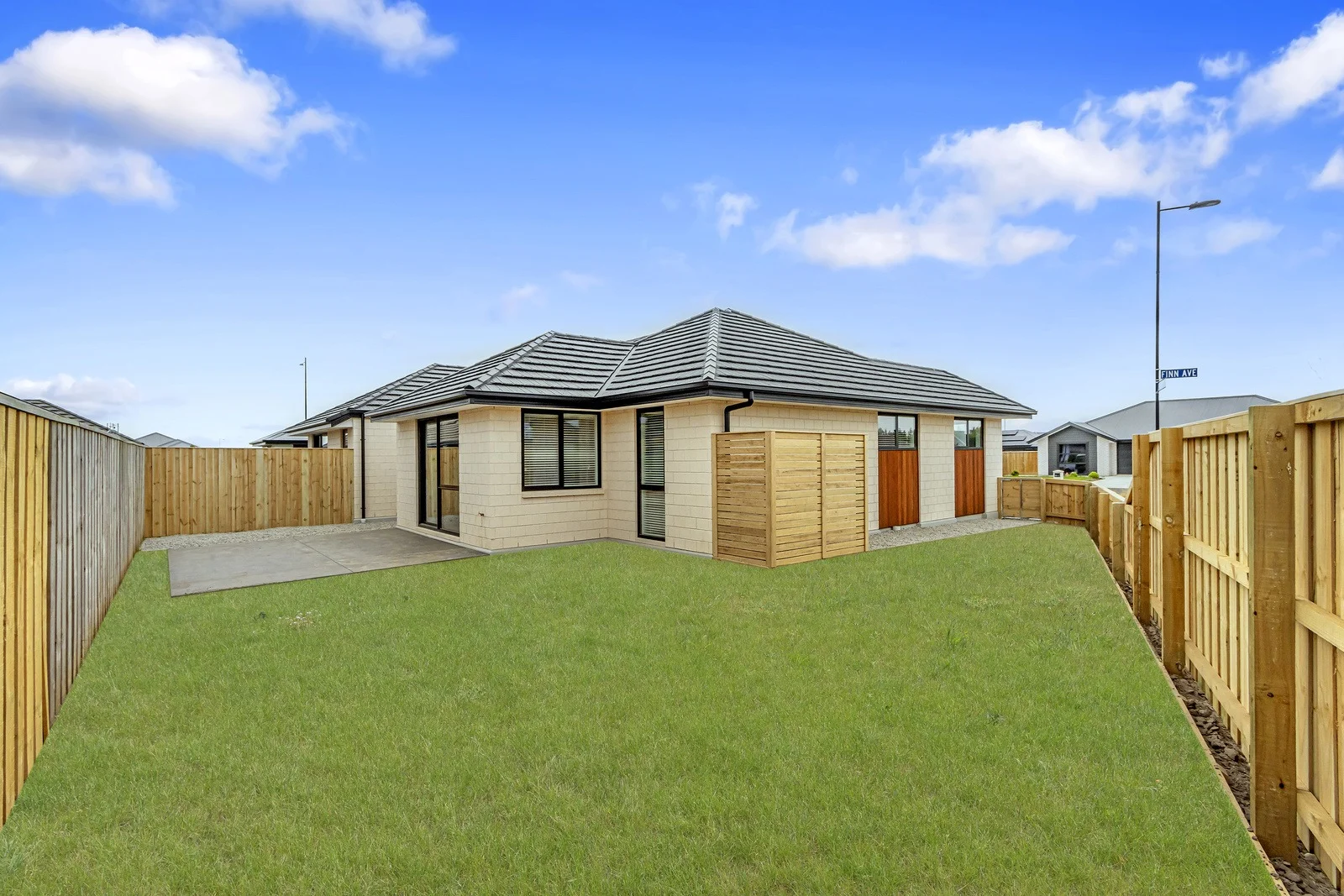 Spacious Home with Garaging