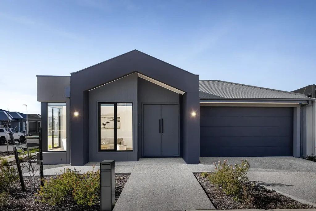 Luxury Living In Kingsfield Estate