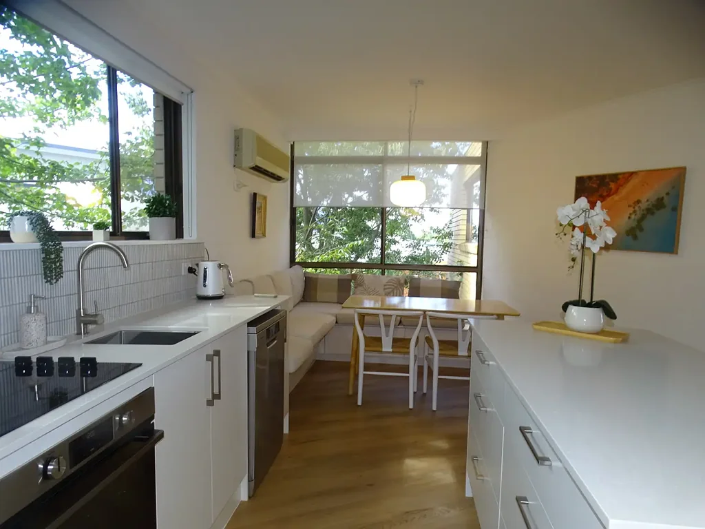 HOLIDAY STYLE RENTAL
