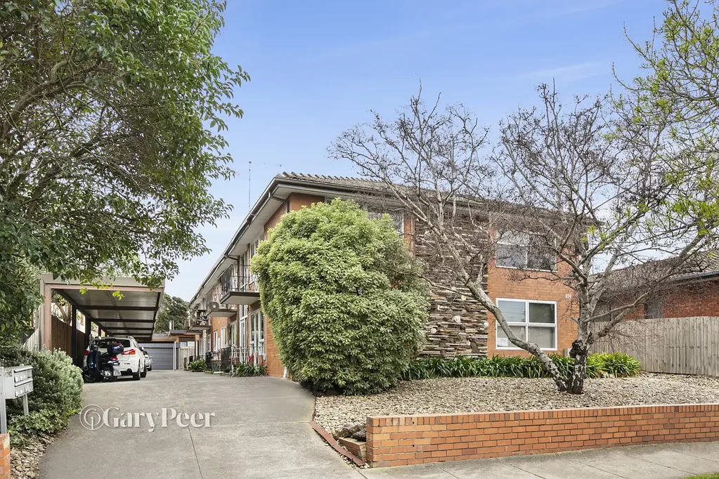 Caulfield North 2房 公园旁的位置，轻松生活 Parkside position, effortless living