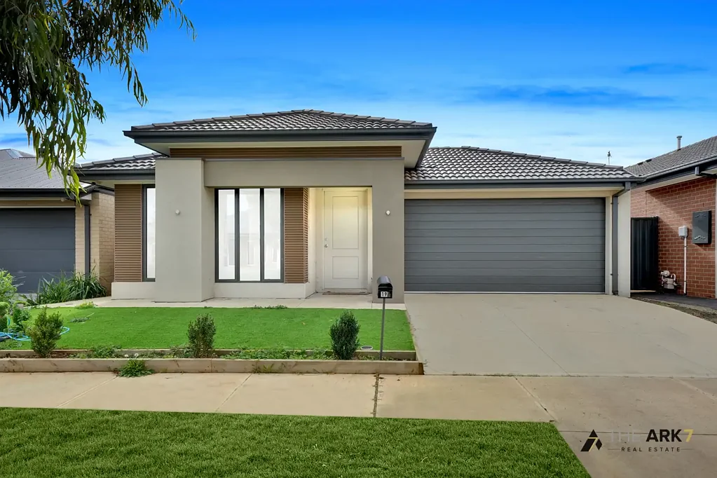 Strathtulloh 4ห้องนอน 2-Year-Old Family Home with Dual Living Zones in Prestigious Atherstone Estate.