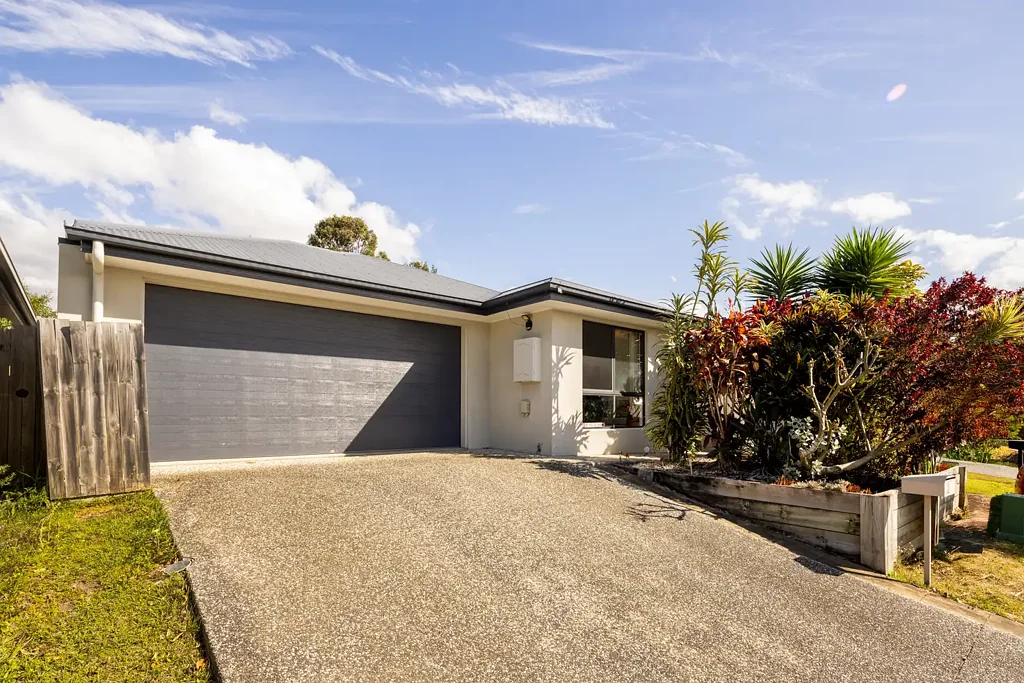 Narangba 4 Bedroom Modern 4-Bedroom Home in the Heart of Narangba – Low Maintenance Living!