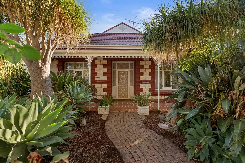 St Morris 3 Slaapkamer All-Original Character on 581sqm of Eastside Opportunity