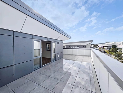 Fully Renovated PENTHOUSE Apartment  – Prime S...