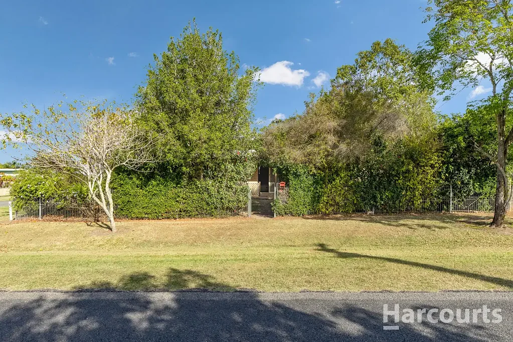 Howard 3Kwarto Solid Brick Home on a Generous 1,012m² Corner Block  Great First Home or Investment Opportunity in Growing Howard!