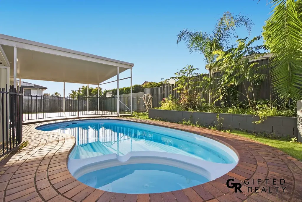Pet Friendly, Renovated, with Pool & Outdoor Entertaining - Utilities Included