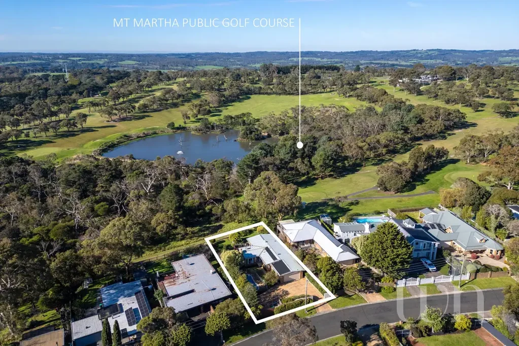 Mount Martha 3房 高尔夫球道景观家庭住宅 Family Living with Fairway Views