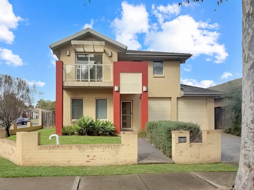 Spacious Family Home In Waterside Estate