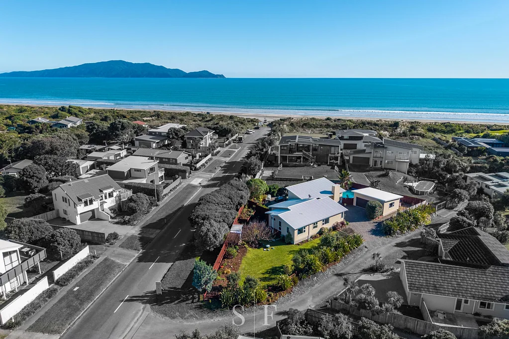 Peka Peka 4Kwarto Coastal Living | Poolside Entertaining