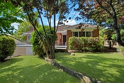 24 Gravelly Beach Road, Blackwall