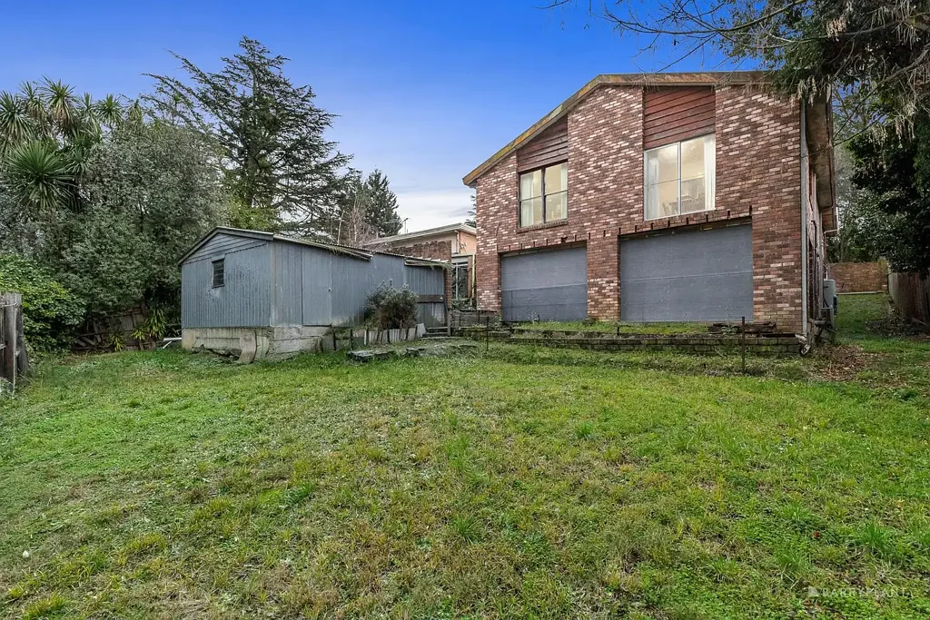 Doncaster East 4कमरा Family Focused Residence with Room to Improve