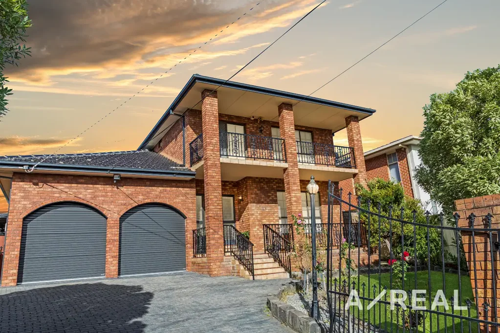 Spacious Family Living with Multiple Living Zones & Exceptional Outdoor Entertaining