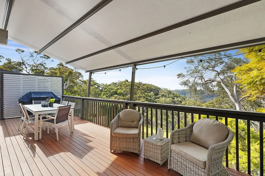 Berowra Heights 5 Bedroom Stylish North to Rear Bush Retreat