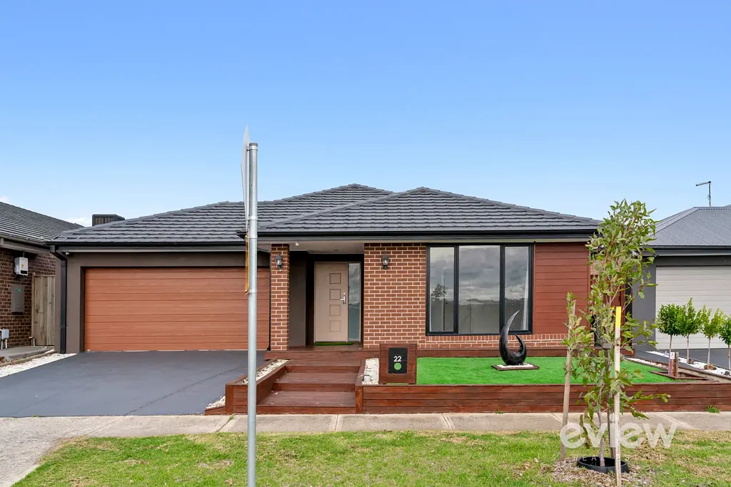 Modern Family Living with Solar Power in Manor Lakes!