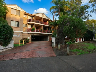 Pendle Hill 2房 安静街道 便捷交通 舒适装修 近站近校 精心投资 Spacious 2-Bedroom Unit