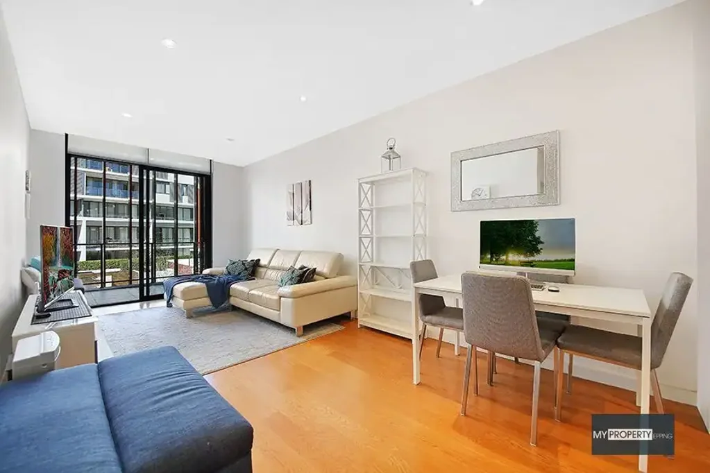 IMMACULATE APARTMENT IN WATERFRONT COMPLEX