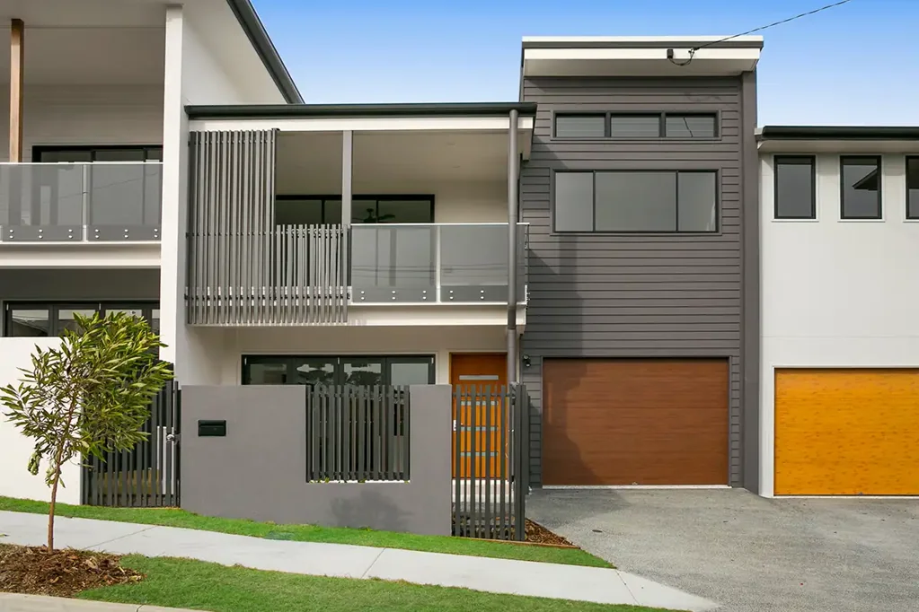 Camp Hill 3कमरा House-Sized Living, Prime Location, No Body Corporate Fees