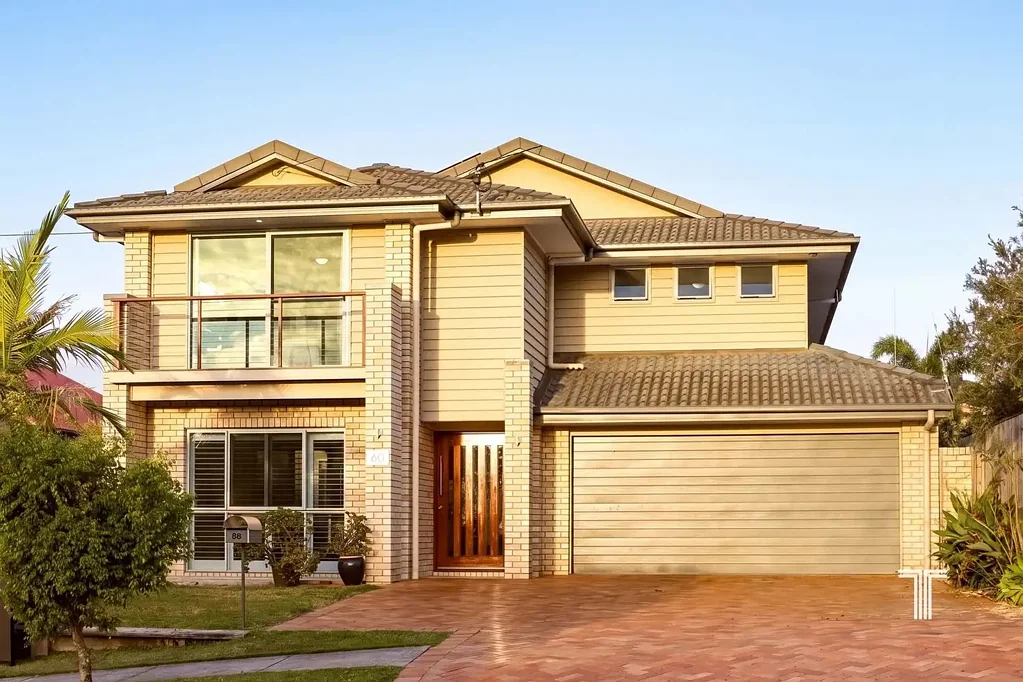 Camp Hill 4Moenga Contemporary Family Living with Exceptional Space