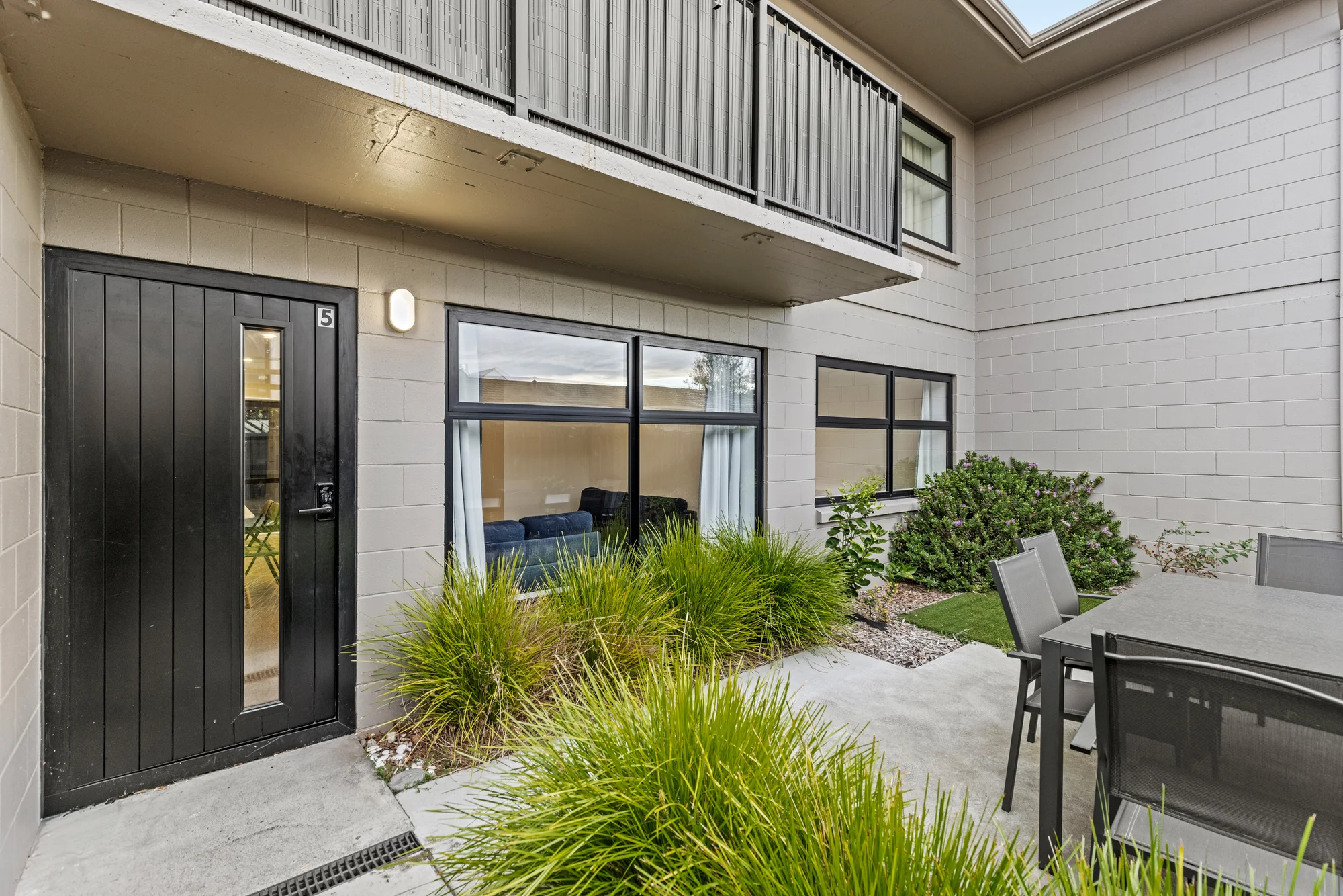 Saint Albans 2ห้องนอน Modern, Easy-Care & Move-In Ready!