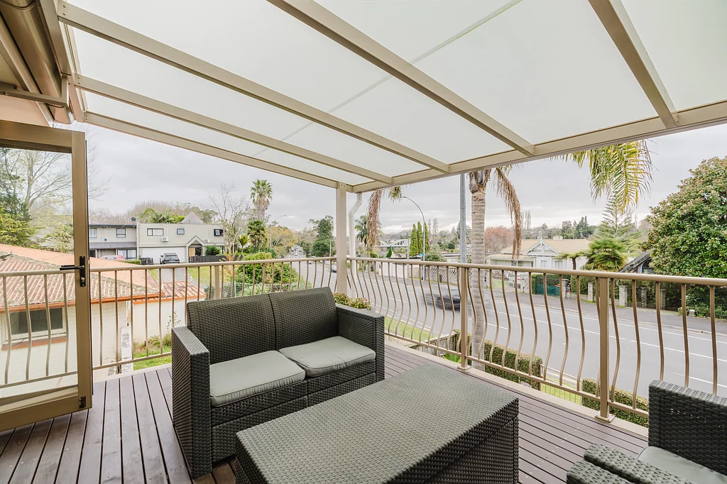 Whitiora 3chambre Superior Townhouse with Dual Street Access
