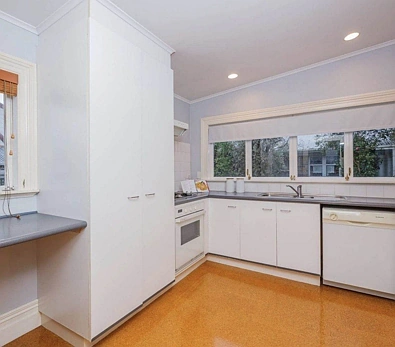 4 bedrooms house in double grammar zone !!!