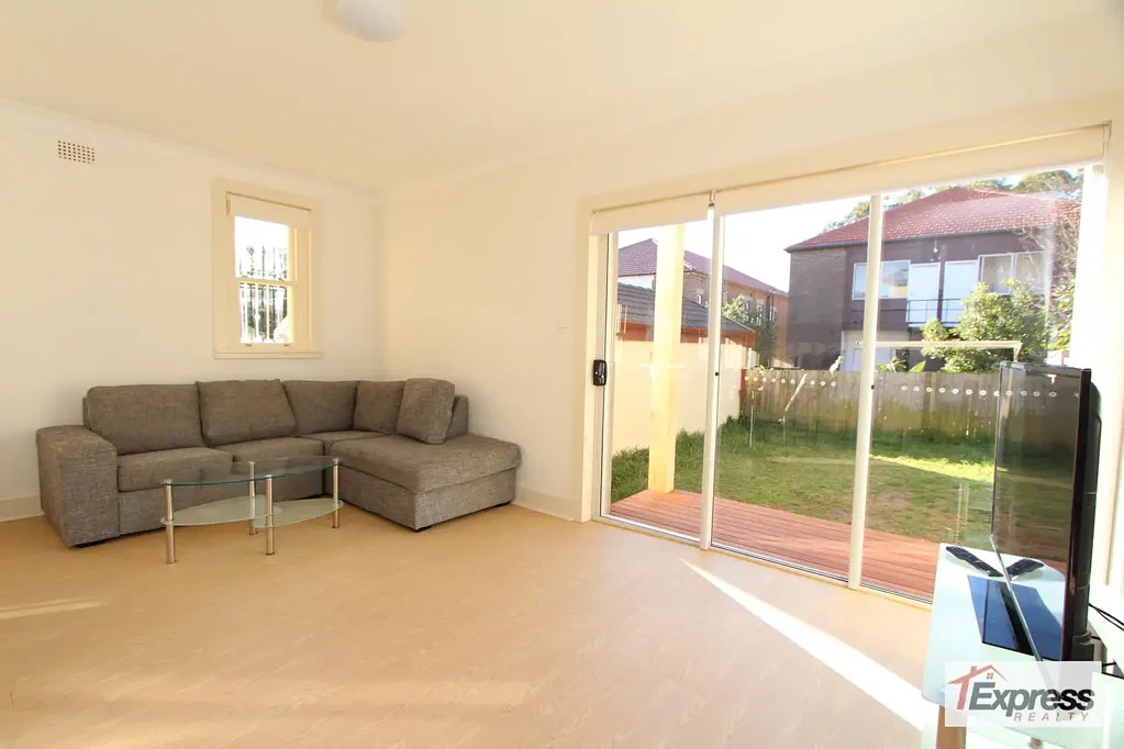 FURNISHED FOUR BEDROOM UNIT IN BONDI WITH PRIVATE GARDEN