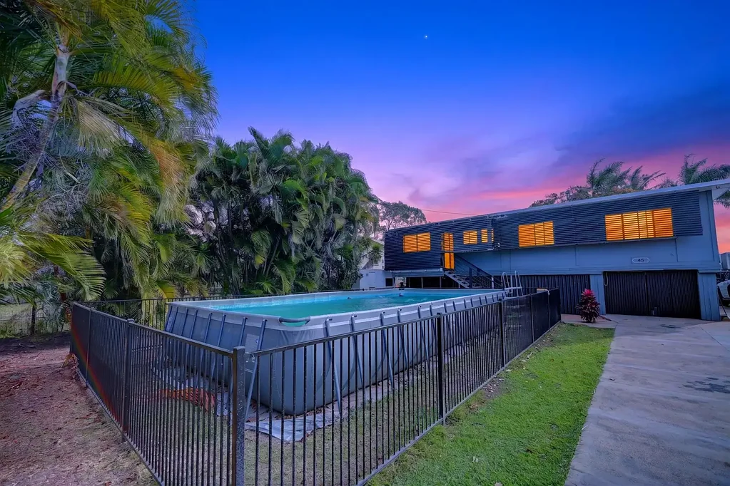 Bowen 3 Slaapkamer The Perfect First Home with a Pool, Great Backyard & Endless Potential